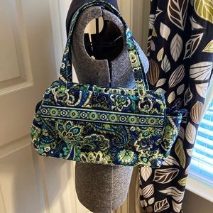 Vera Bradley Rhythm and Blues zippered shoulder bag with lots of organization